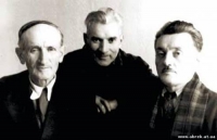 Владимир (Ладо) Бестаев (в центре)