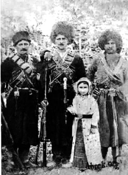 1920-1930 гг.. Чечня. Абреки из с.Хилдехарой