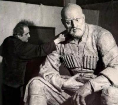 От Северной Осетии до Харачоя: как памятник абреку Зелимхану обрёл новую жизнь в Чечне.