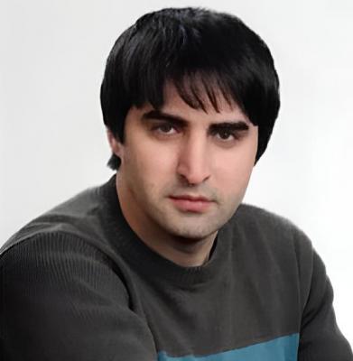 Асланбек Усаев и его мини - скульптура